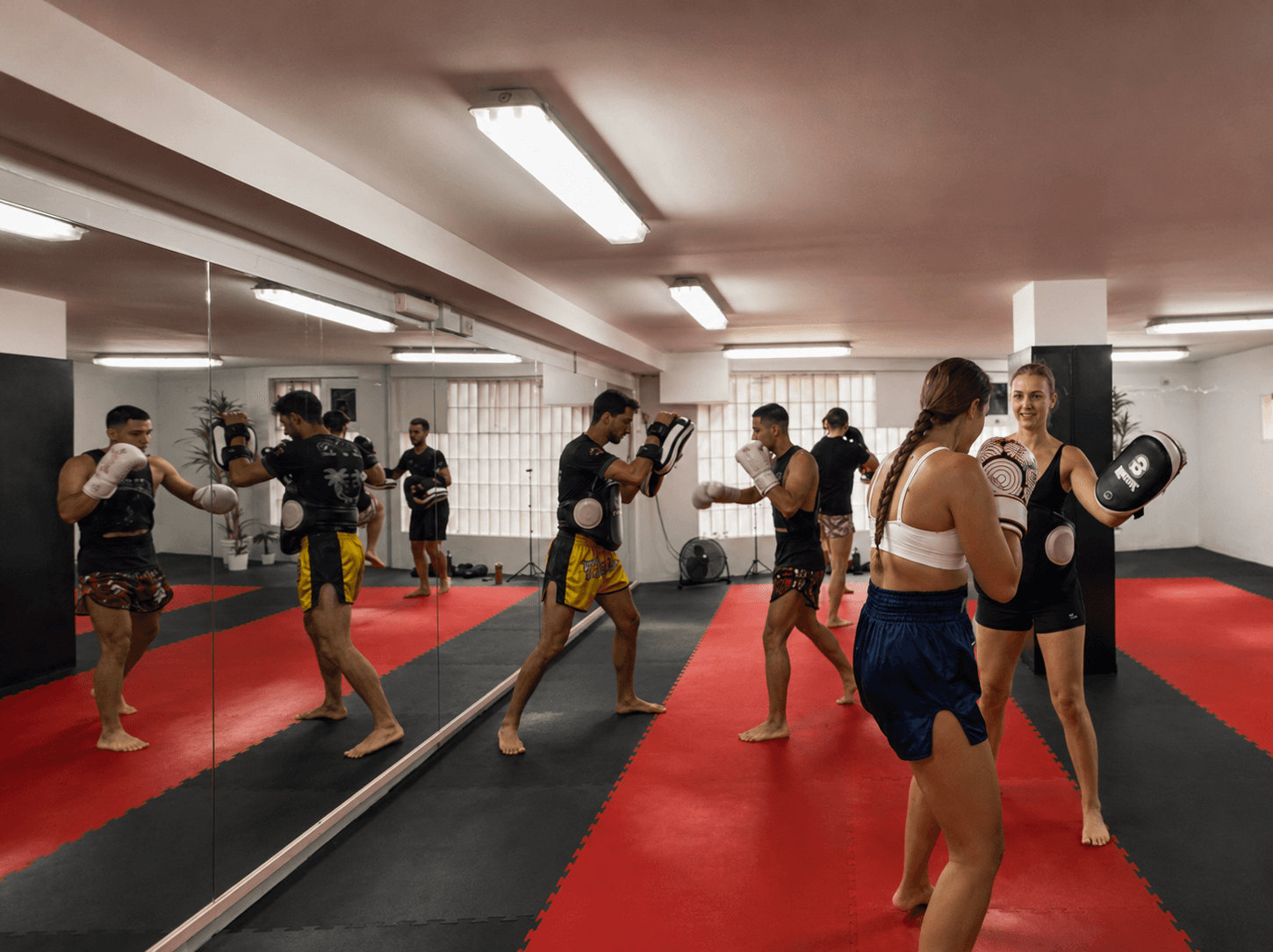 BALANCE MUAY THAI BCN logo