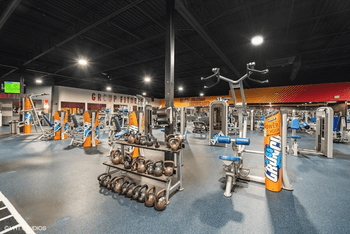 Crunch Fitness - West Melbourne logo